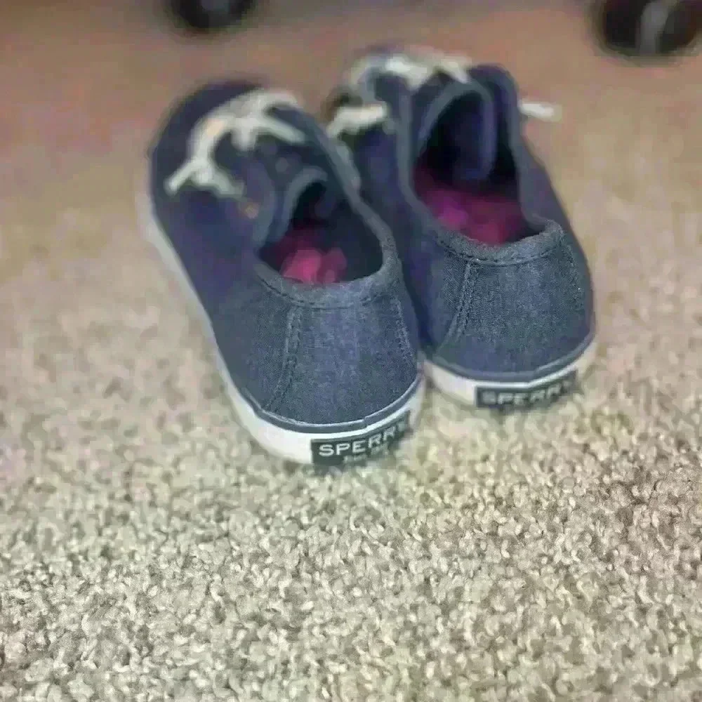 Slip on Sperry topsider size 5 Womens